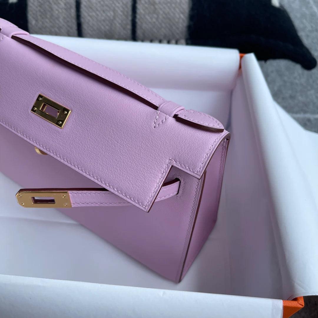 Hermès Kelly Pochette Swift Deri̇ Leylak Rengi Sylvestre Altın Donanımlı (GHW) - Glimmer of Luxury