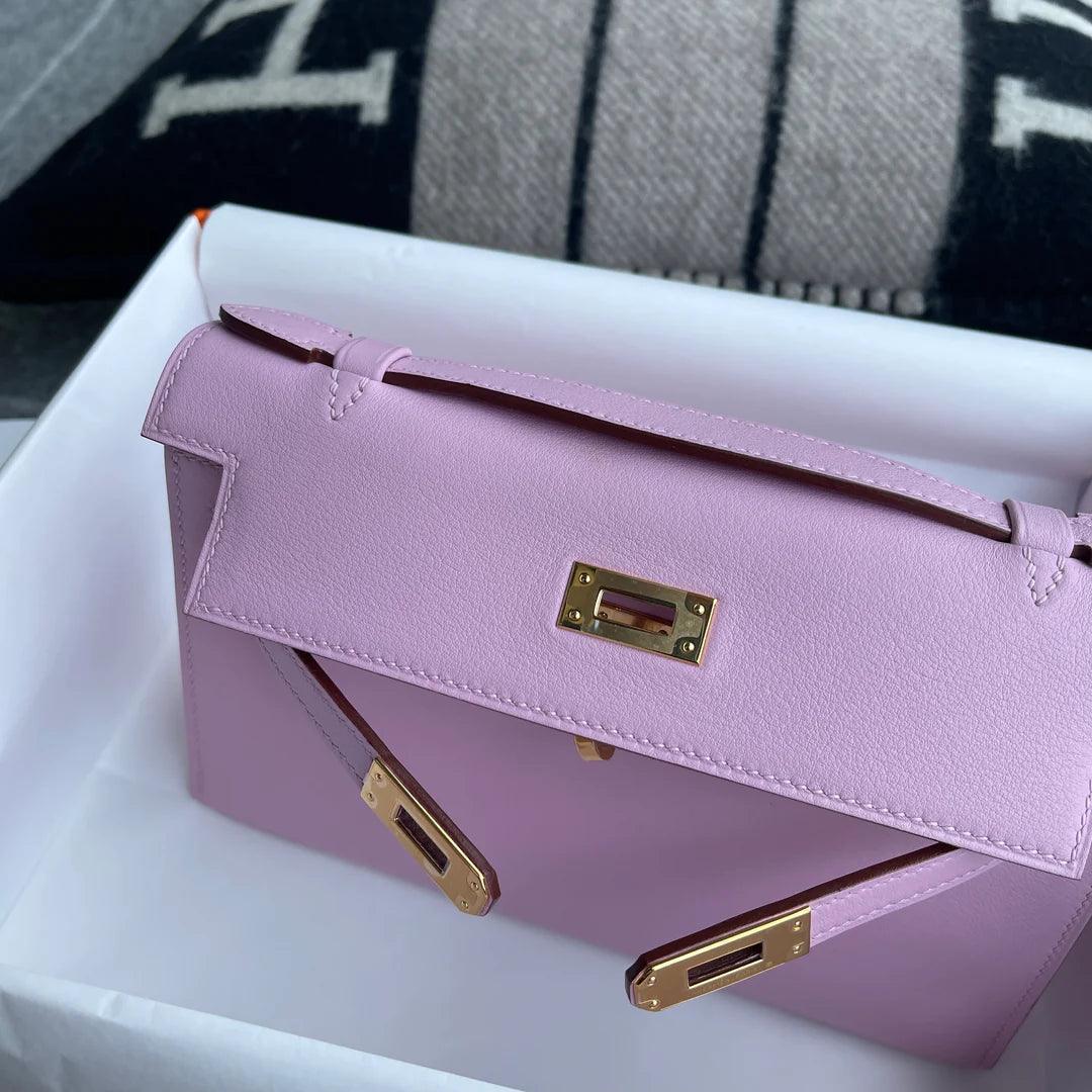 Hermès Kelly Pochette Swift Deri̇ Leylak Rengi Sylvestre Altın Donanımlı (GHW) - Glimmer of Luxury