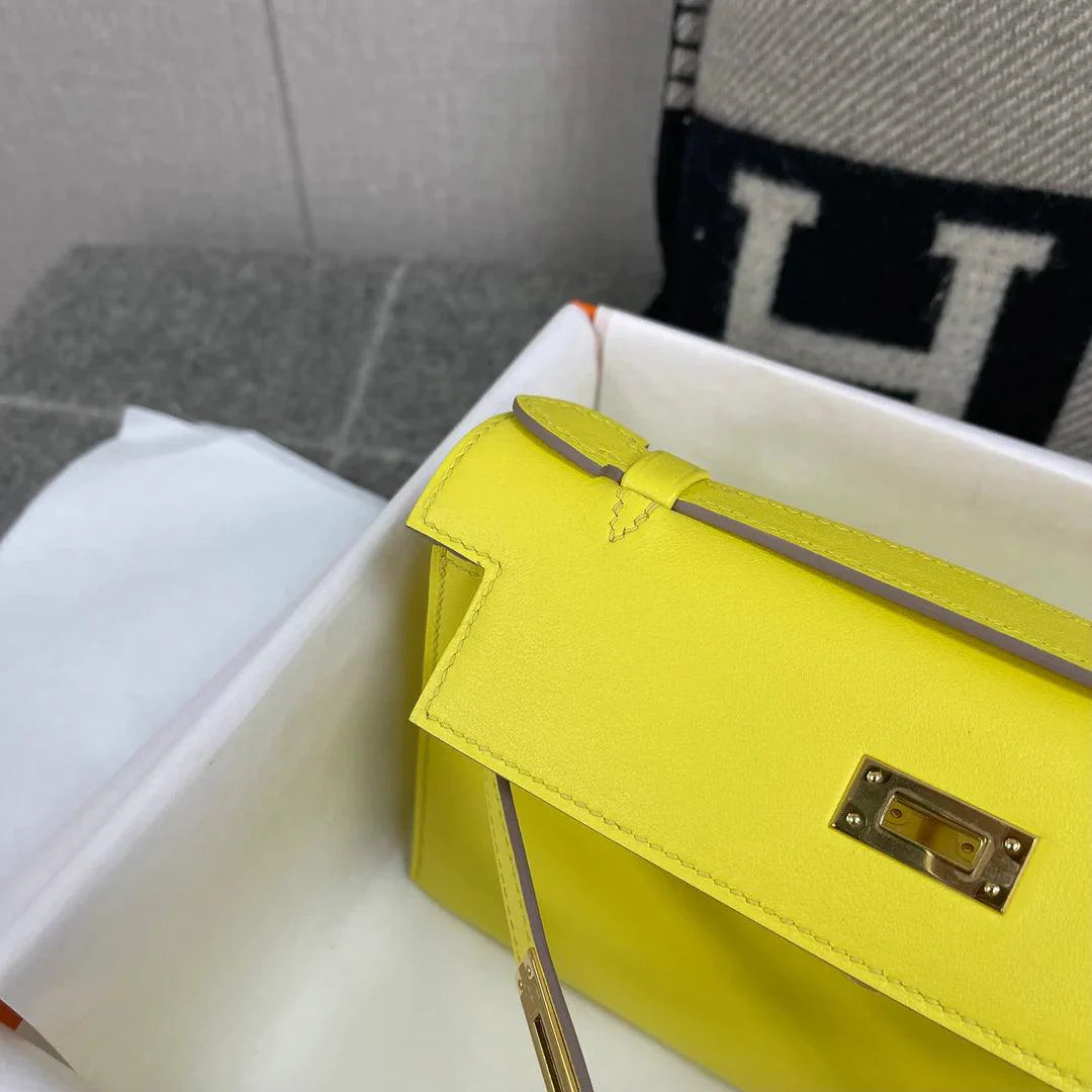 Hermès Kelly Pochette Swift Deri Kireç Altın Donanımlı (GHW) - Glimmer of Luxury