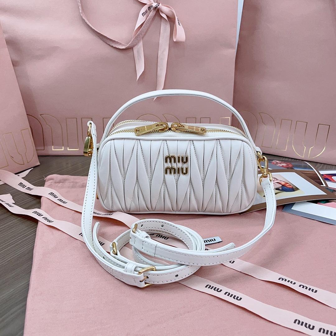 Miu Miu Arcadie Matelassé Napa Deri Beyaz Mini Kadın Çanta - Glimmer of Luxury