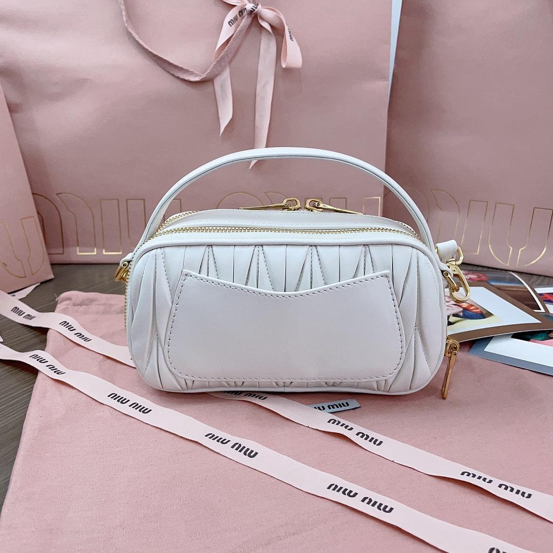 Miu Miu Arcadie Matelassé Napa Deri Beyaz Mini Kadın Çanta - Glimmer of Luxury