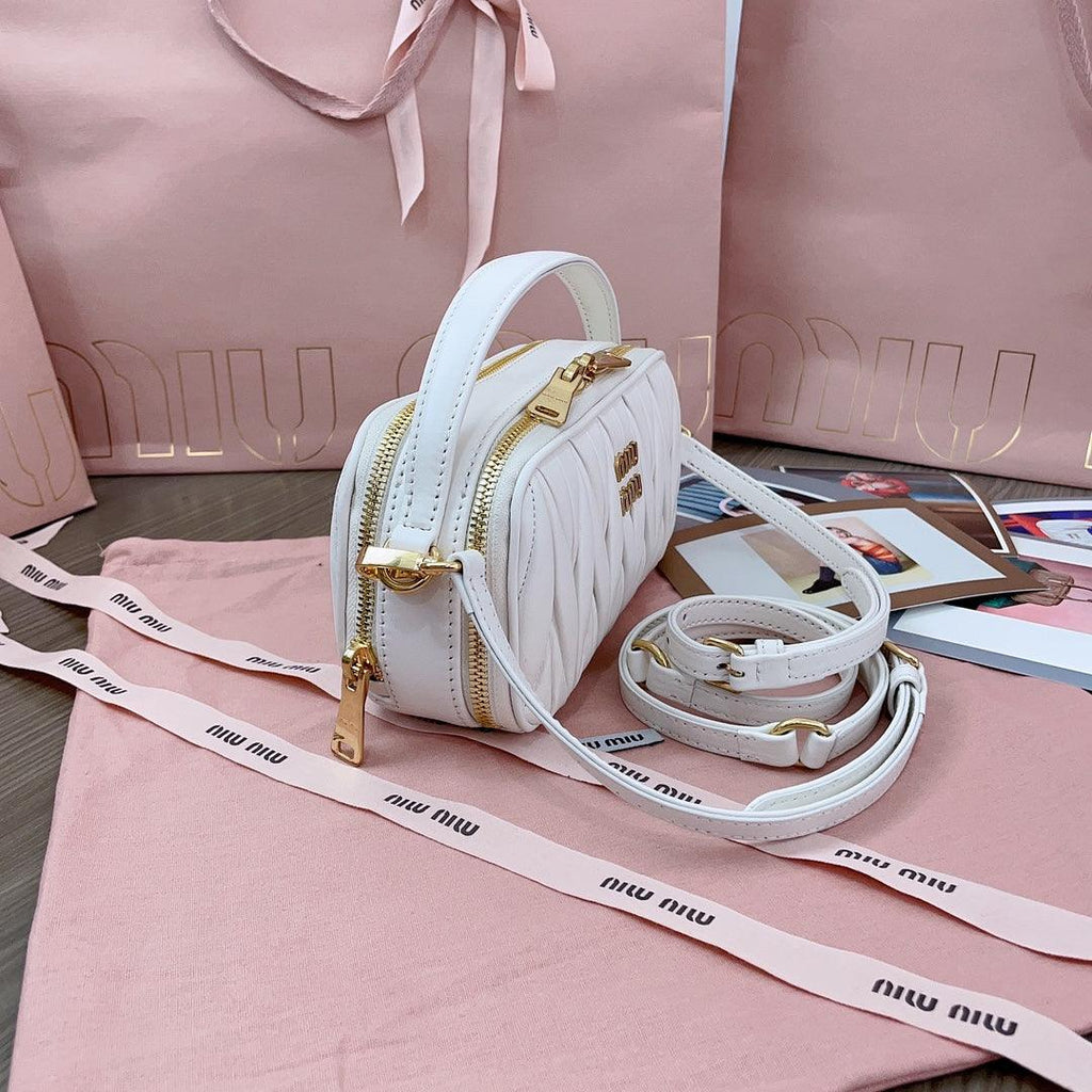 Miu Miu Arcadie Matelassé Napa Deri Beyaz Mini Kadın Çanta - Glimmer of Luxury