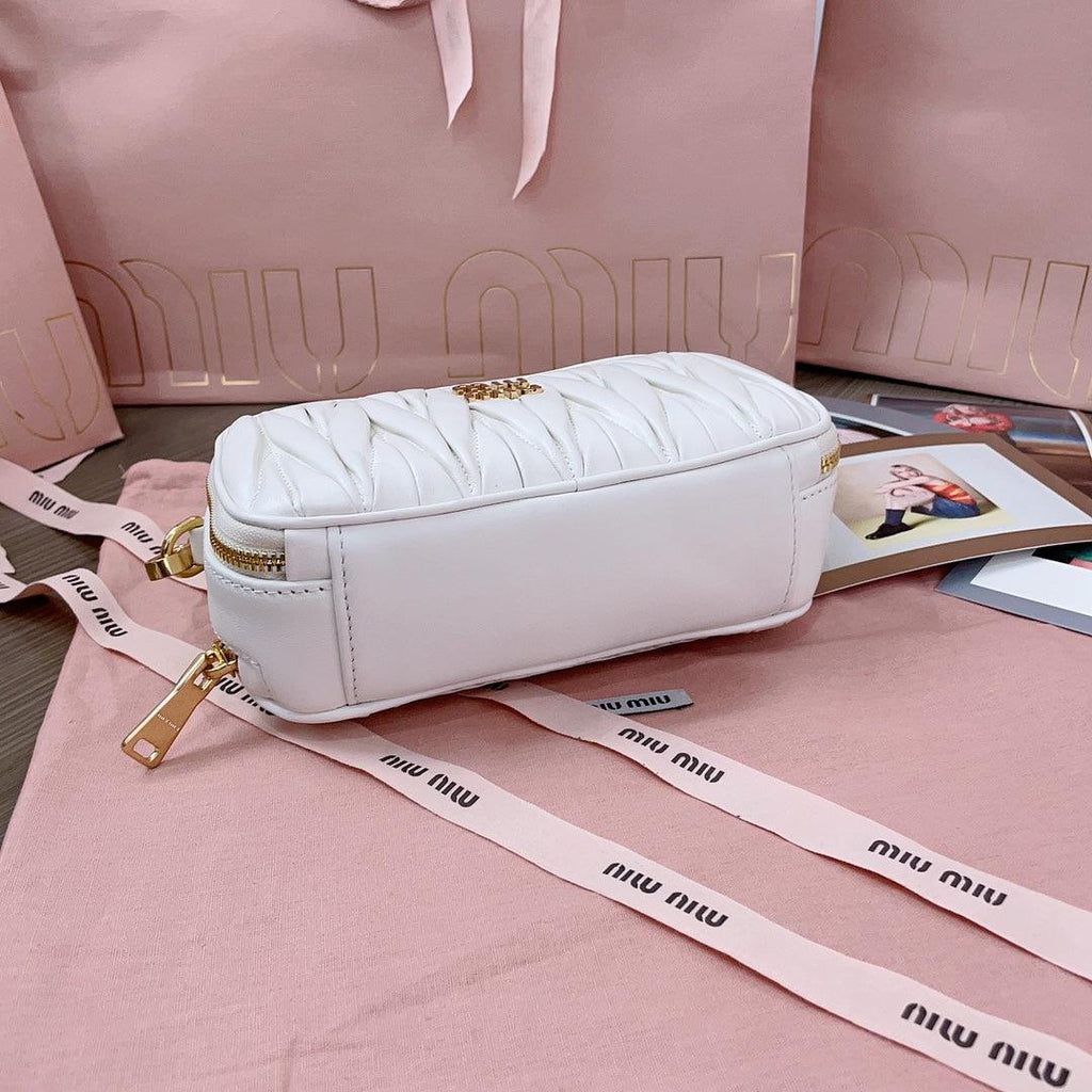 Miu Miu Arcadie Matelassé Napa Deri Beyaz Mini Kadın Çanta - Glimmer of Luxury