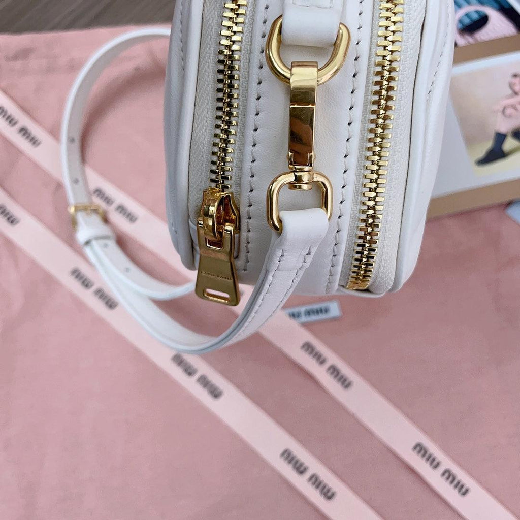 Miu Miu Arcadie Matelassé Napa Deri Beyaz Mini Kadın Çanta - Glimmer of Luxury