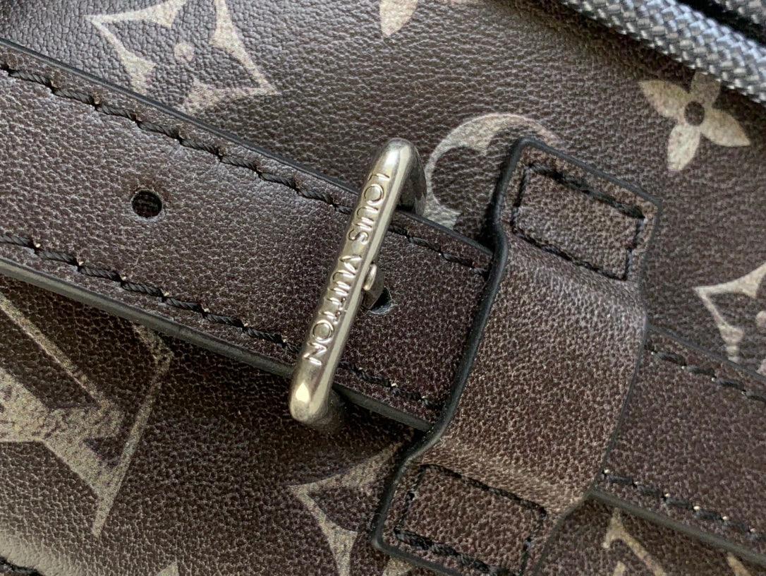 Louis Vuitton Christopher Orta Boy Sırt Çantası - Glimmer of Luxury