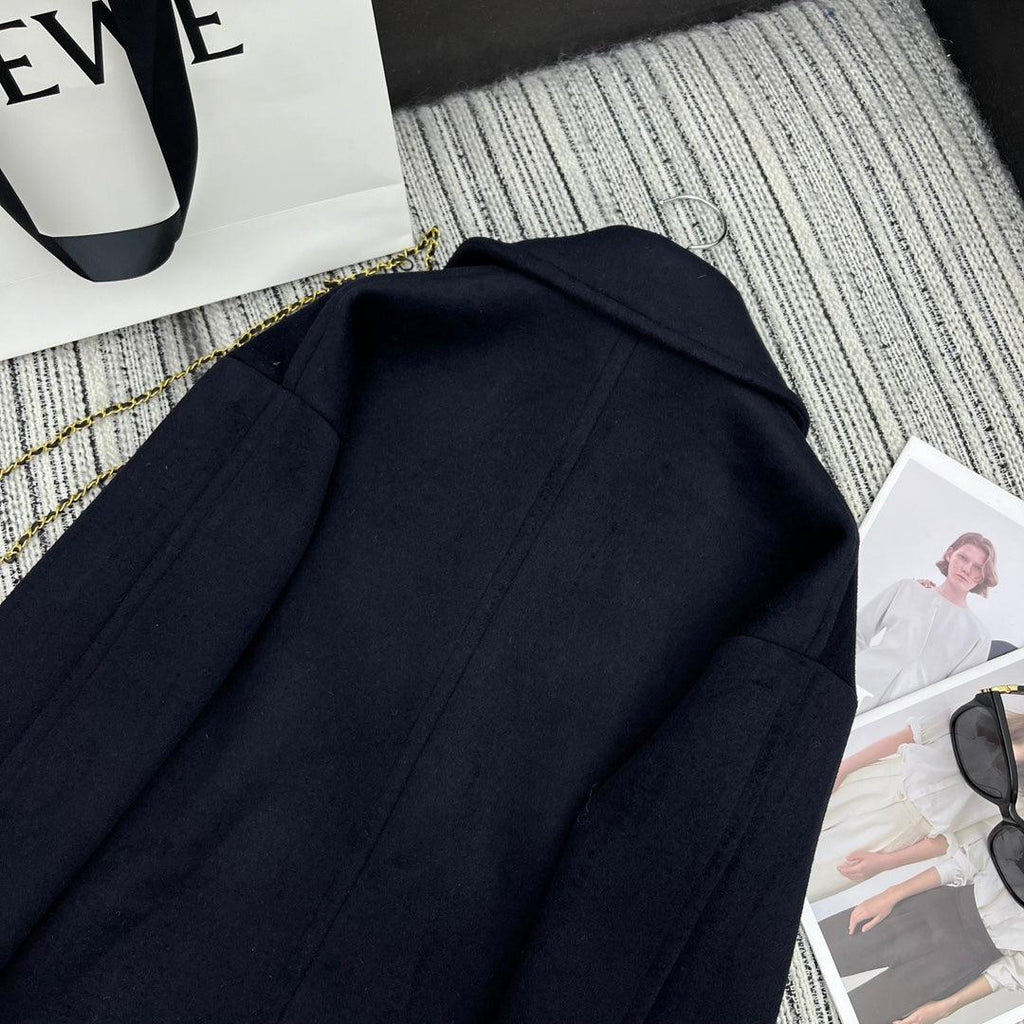 Loewe Yeni Yün Geniş Yakalı Orta Uzunlukta Kaban Ceket - Glimmer of Luxury