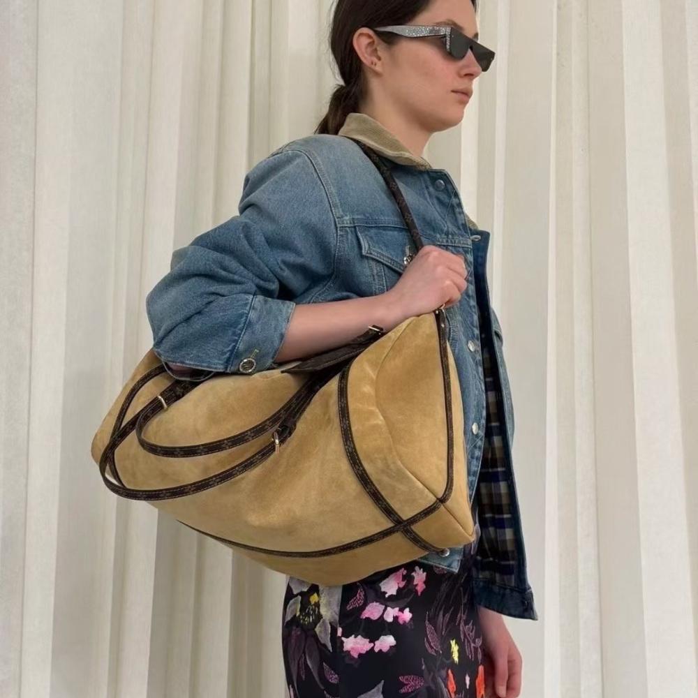 Louis Vuitton – Express GM