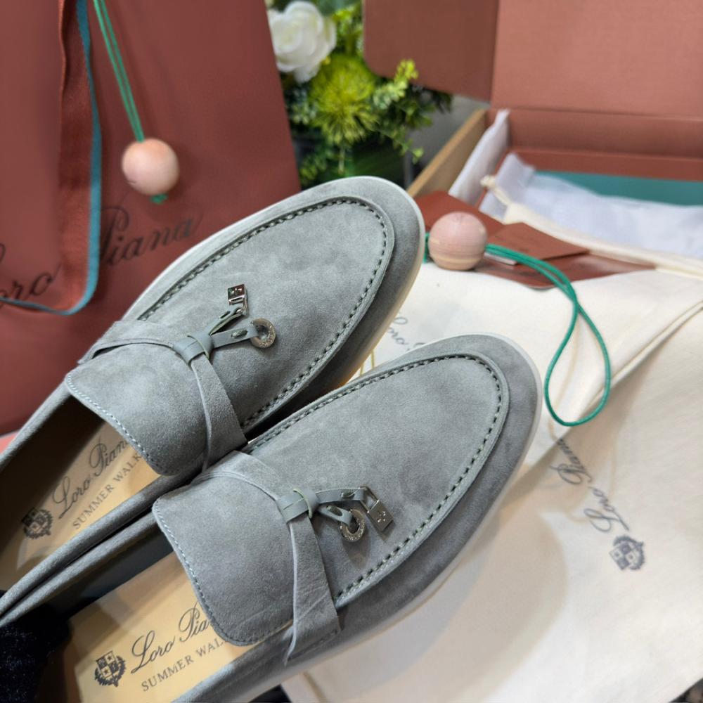 Loro Piana Yaz Büyüsü Yürüyüş Ayakkabısı - Flanel Gri - Glimmer of Luxury