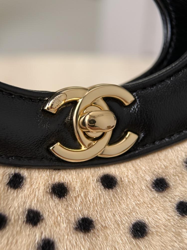 Chanel “Leopard Print” 31 Shopper