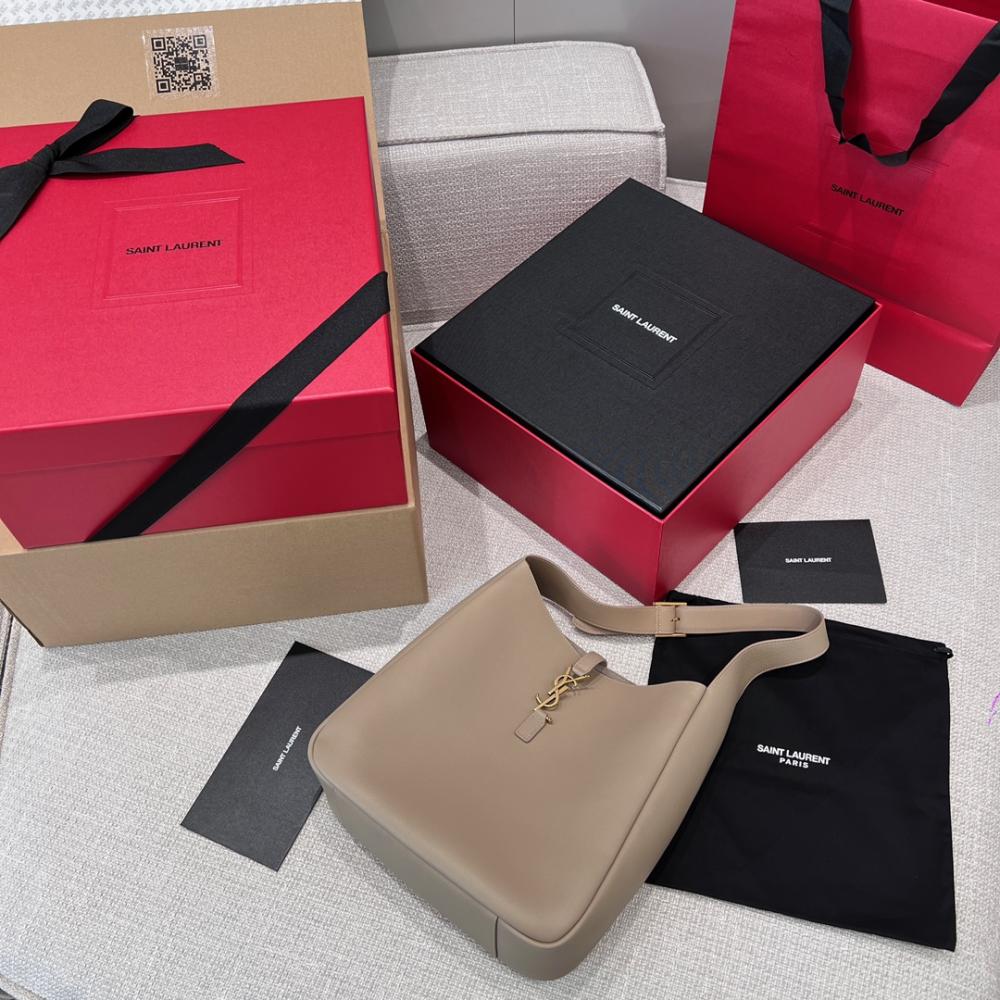 Saint Laurent 5 À 7 Large Flexible Bag