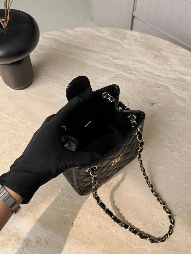 Chanel Caviar Matelasse Coco Mark Omuz Çantası