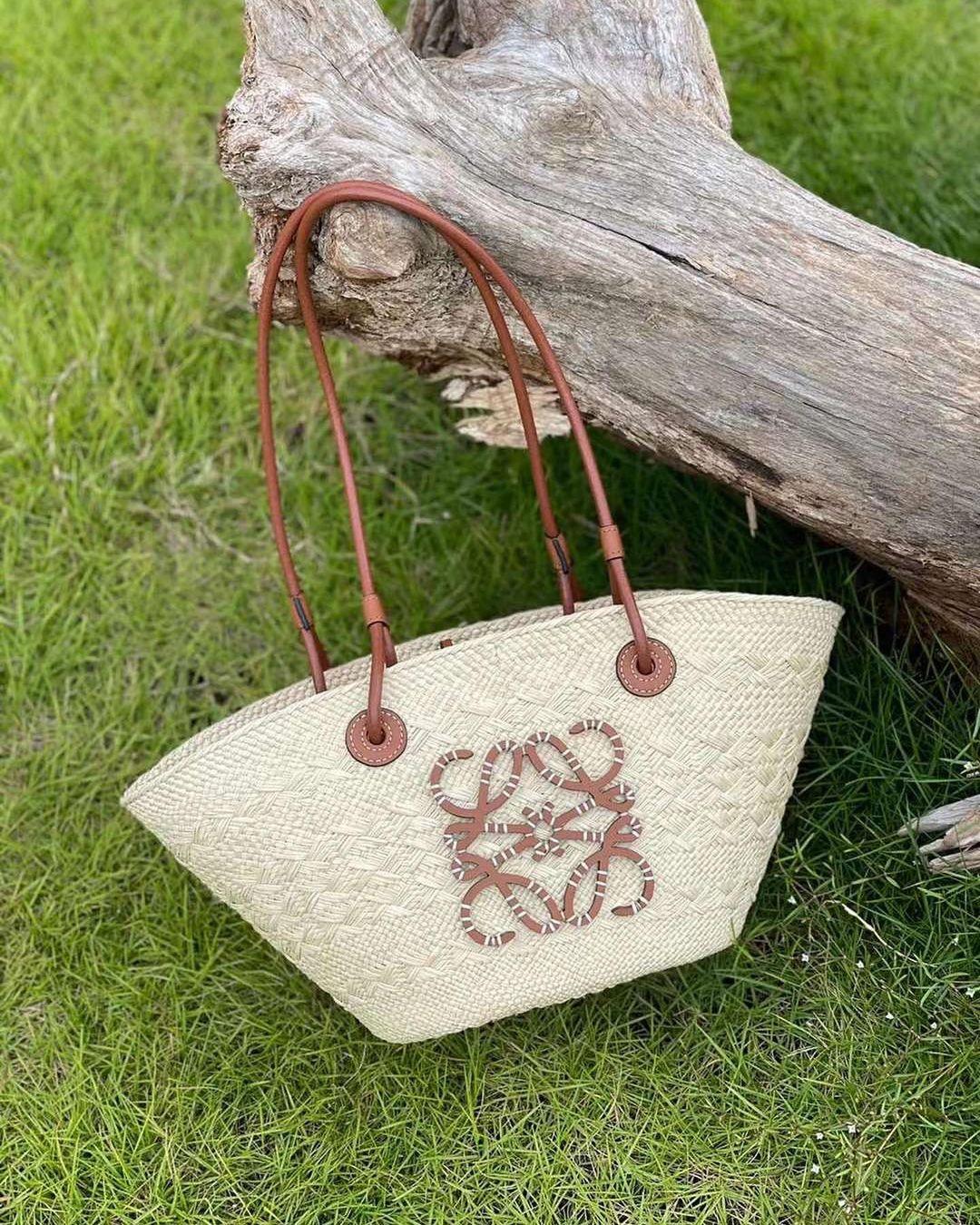 Loewe Anagram Sepet Çantalar - Glimmer of Luxury