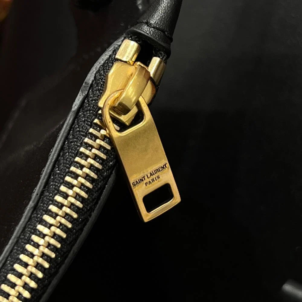 Saint Laurent LE 37 Parlak Deri Çanta
