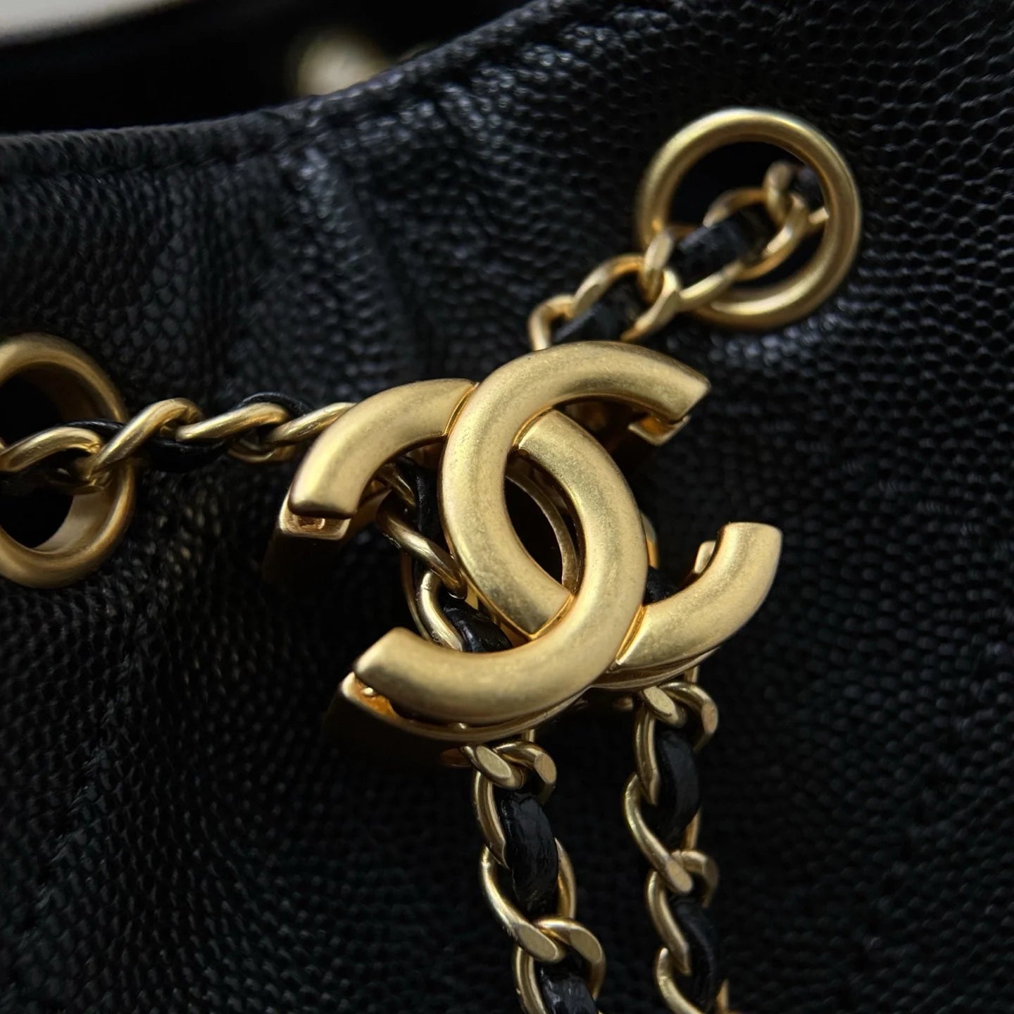 Chanel 25C Orta Boy Hobo Çanta - Glimmer of Luxury