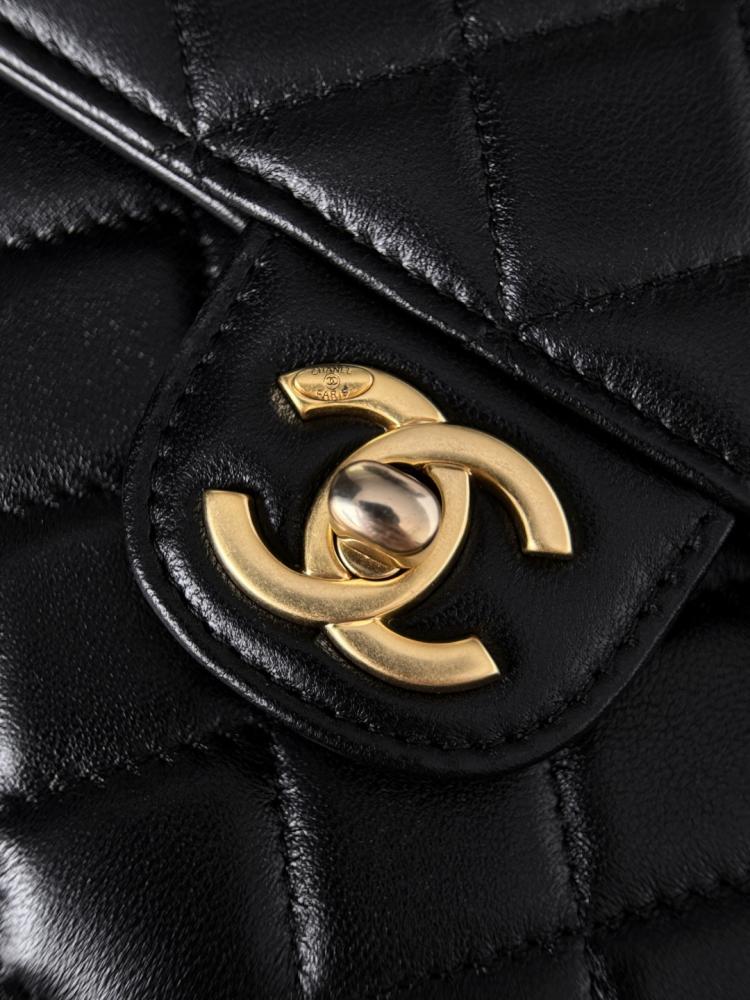 Chanel 25FW 25B Kare Sırt Çantası Zincir Üst Saplı Sırt Çantası Siyah