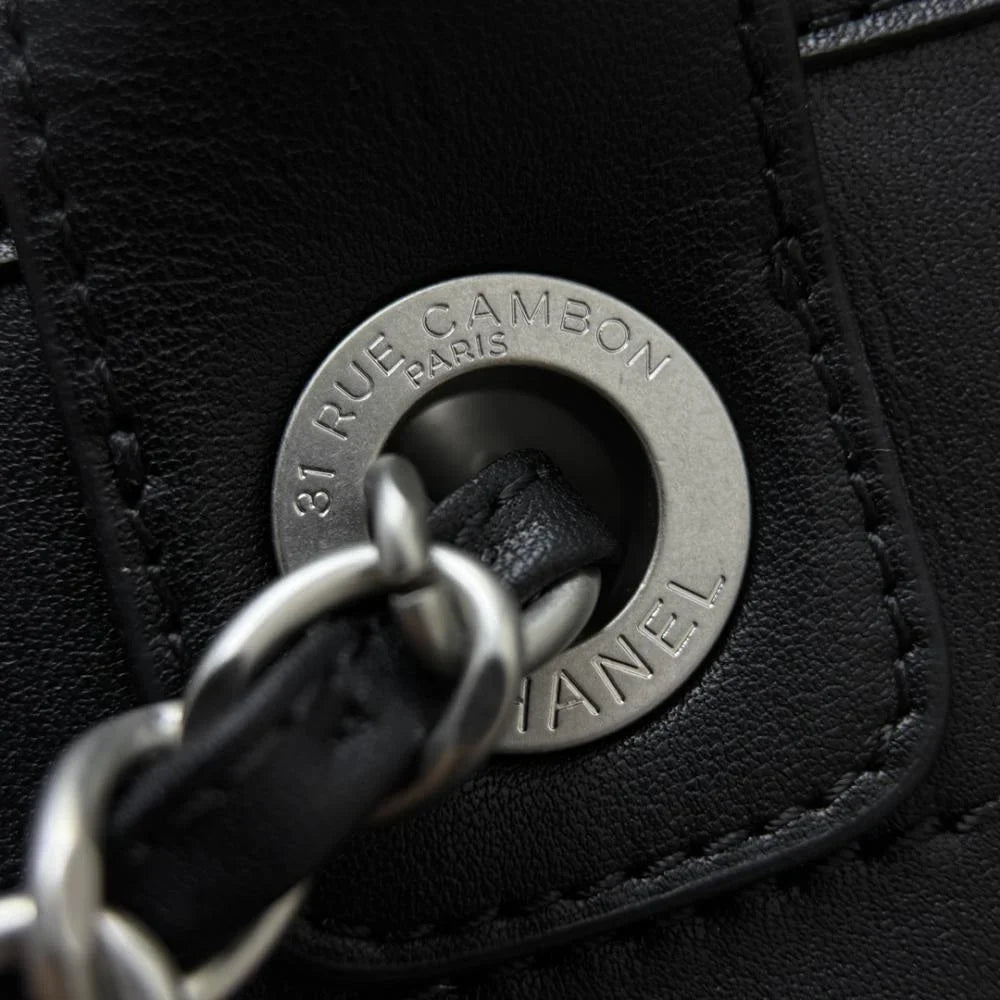Chanel Deauville Tote Çanta Büyük - Glimmer of Luxury