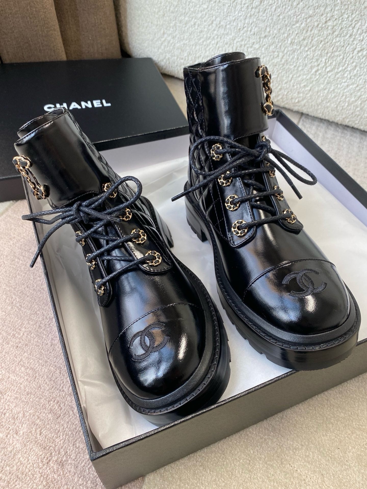 Chanel S24 Kısa Botlar - Glimmer of Luxury