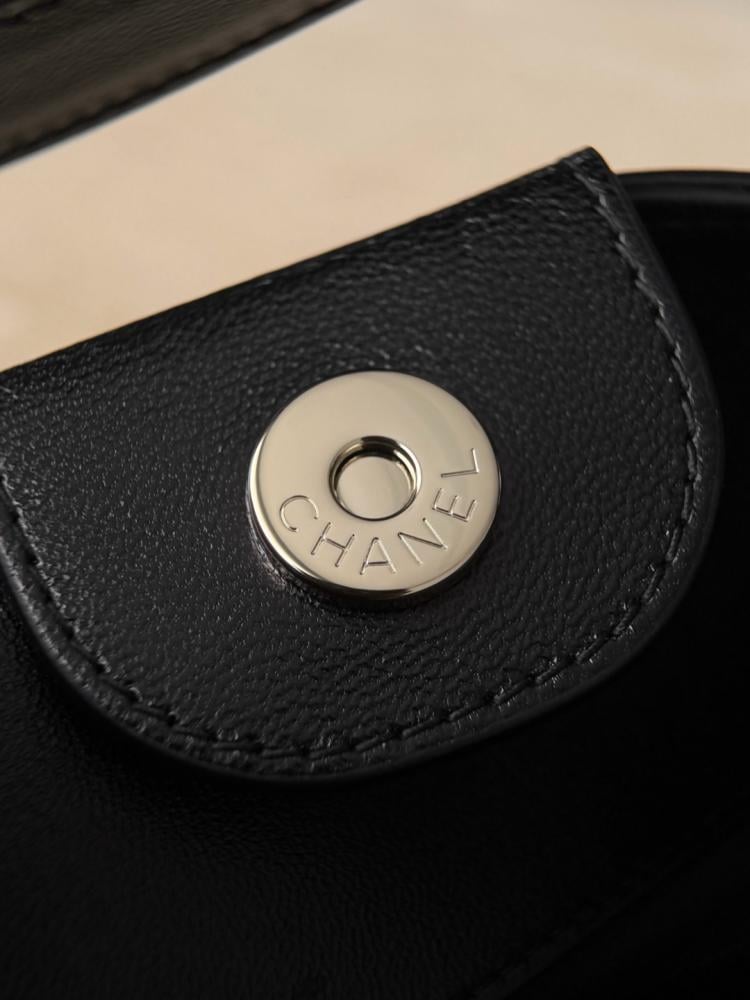 Chanel S26 Maxi Messenger Bag