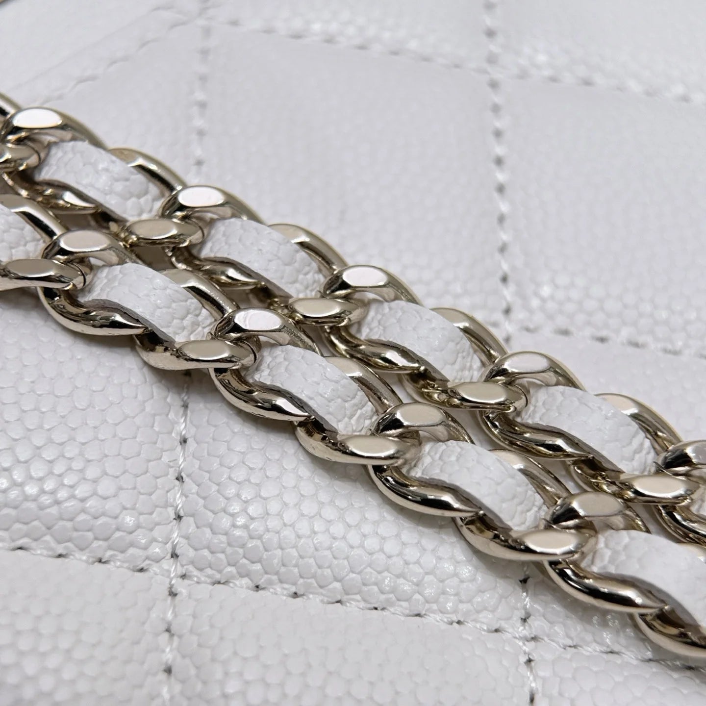 Chanel 25C Makyaj Çantası - Glimmer of Luxury