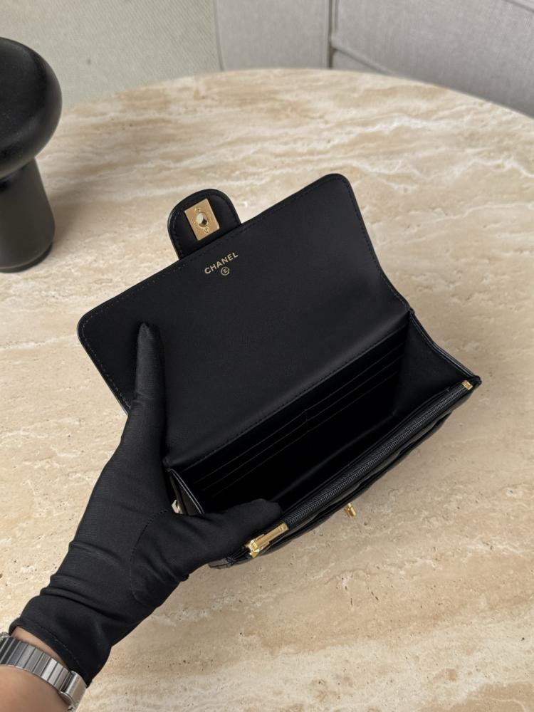 Chanel Chain Handbag 2025/26