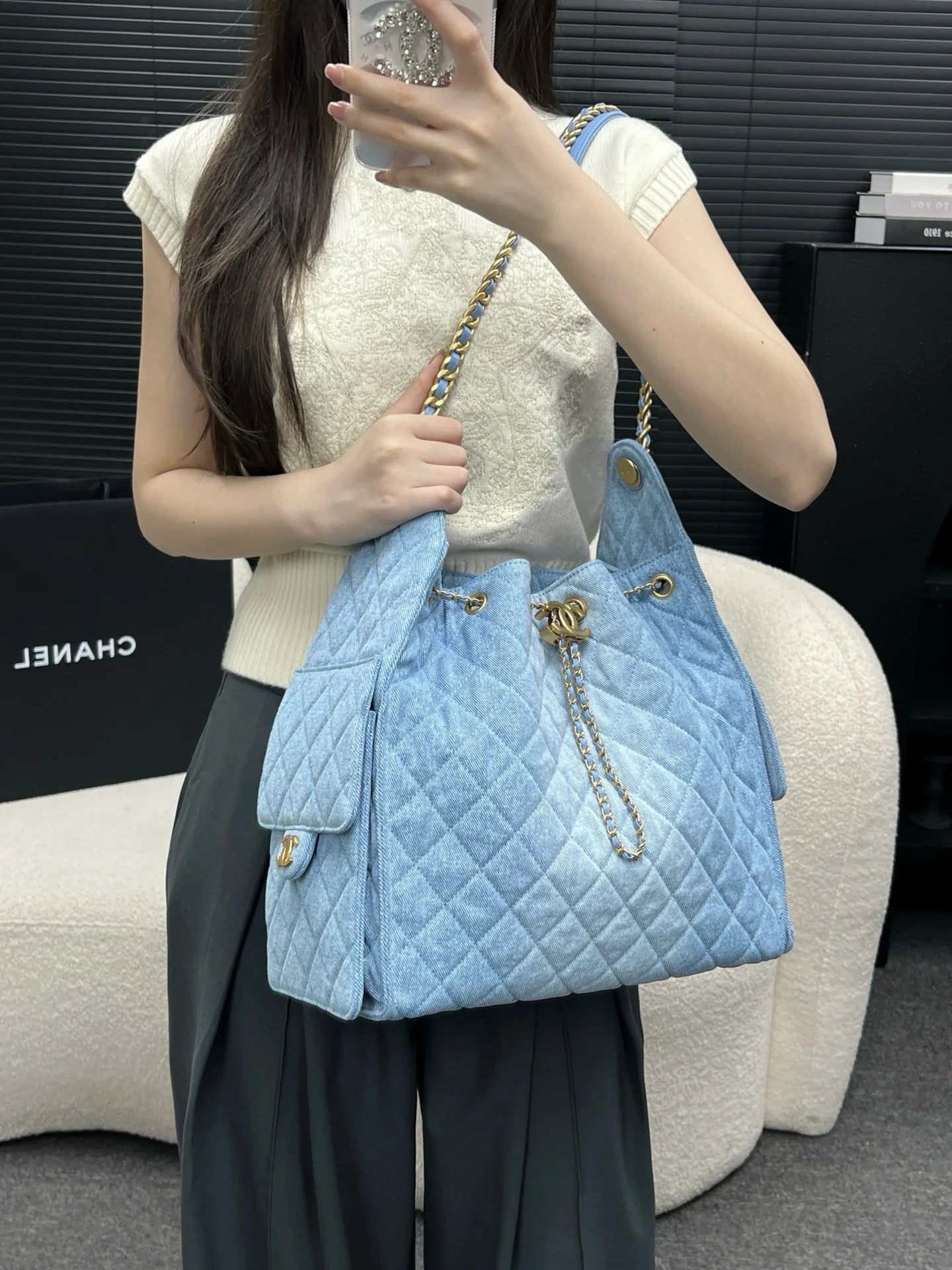 Chanel 25C Büyük Hobo Seyahat Çantası - Glimmer of Luxury