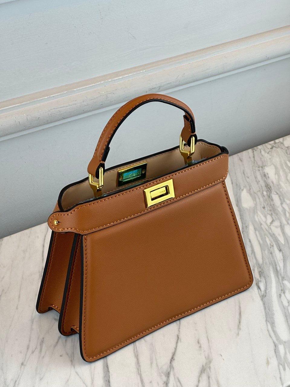 Fendi Peekaboo ISeeU Çanta - Glimmer of Luxury