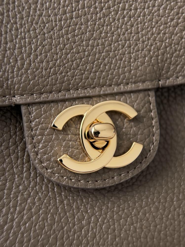 Chanel Maxi “Souplissimo” Büyük Kapaklı Çanta