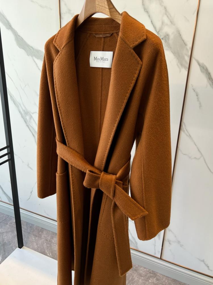 Max Mara – Iconic Wool Cashmere Coats