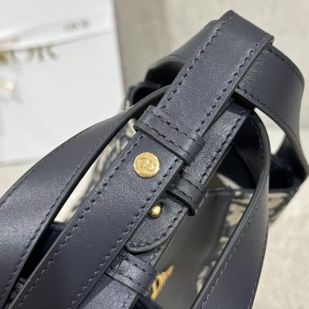Dior İmzalı Orta Boy Kova Çanta