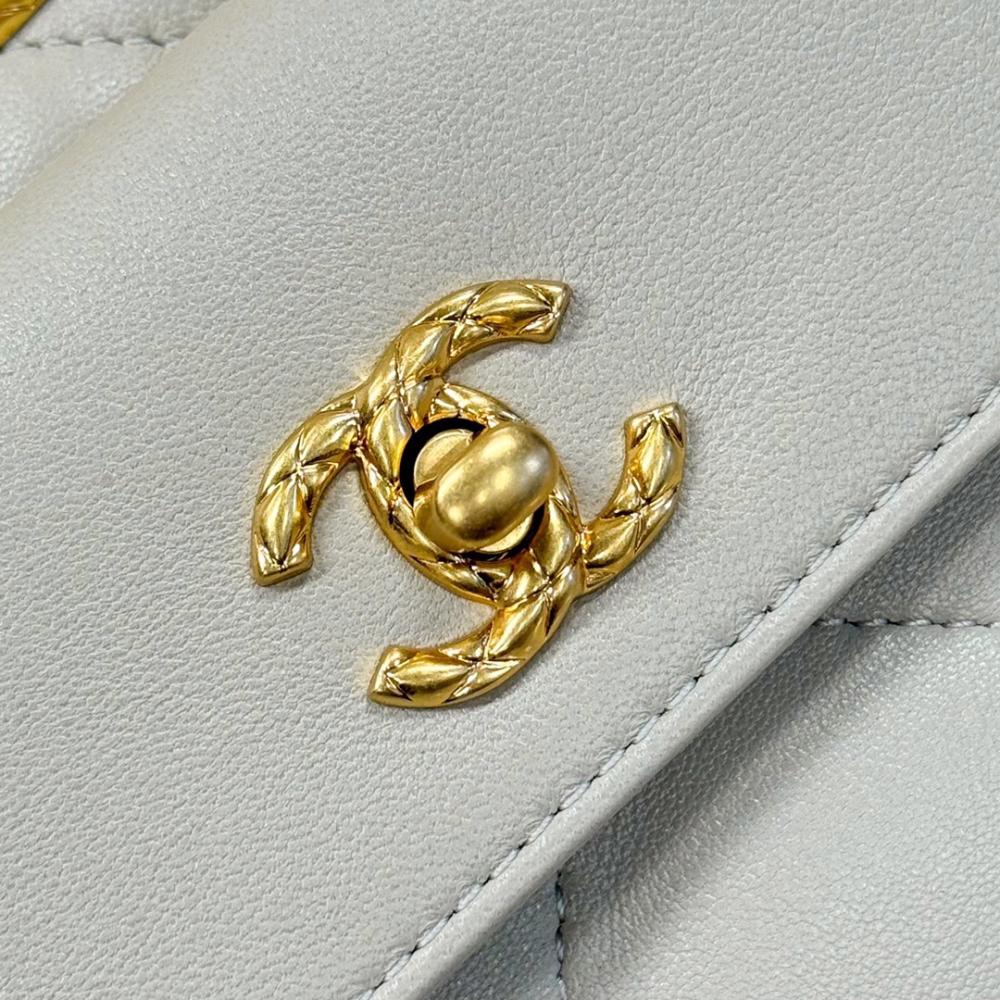 Chanel 24B Debriyaj - Glimmer of Luxury