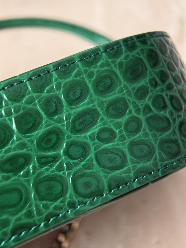 Chanel Saplı Kapaklı Timsah Derisi Desenli Çanta