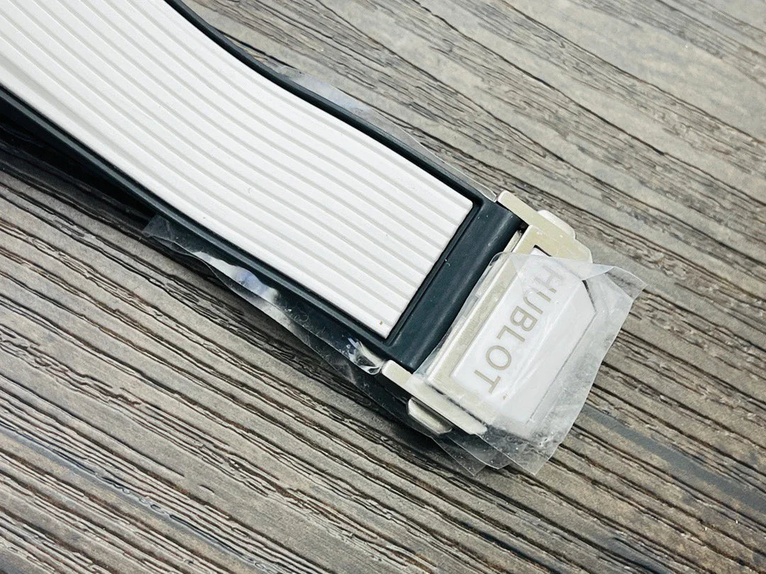 Hublot Siyah Beyaz Kol Saati - Glimmer of Luxury