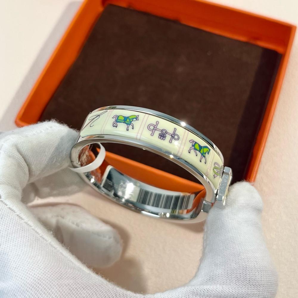 Hermès Clic H Bracelet – Ride Collection (Cream Enamel)