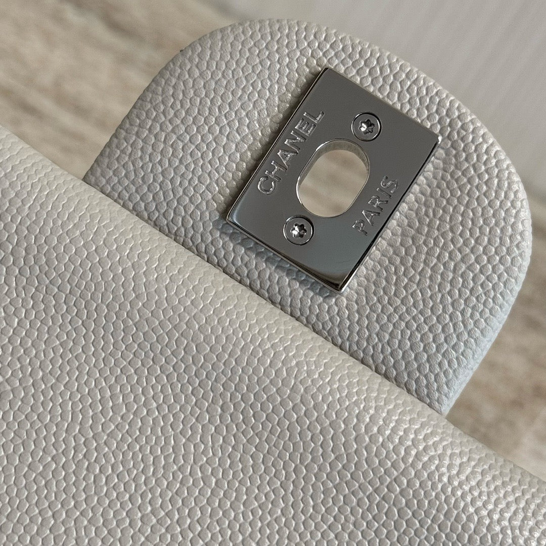 Chanel Sonbahar Kış 2024/25 Klasik 11.12 Çanta - Glimmer of Luxury