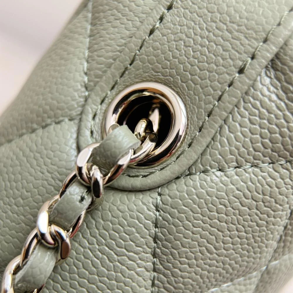 Chanel 25C Öğle Yemeği Kutusu Çantası - Glimmer of Luxury