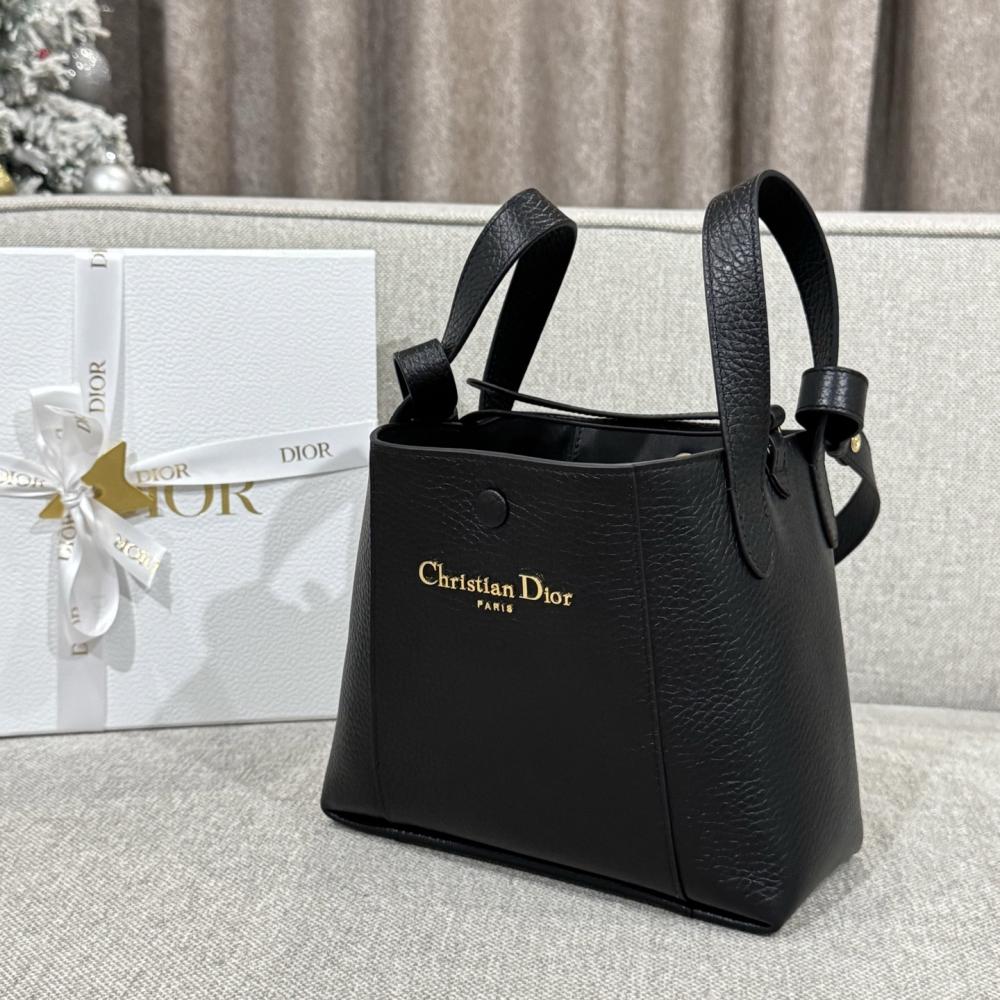 Dior İmzalı Orta Boy Kova Çanta