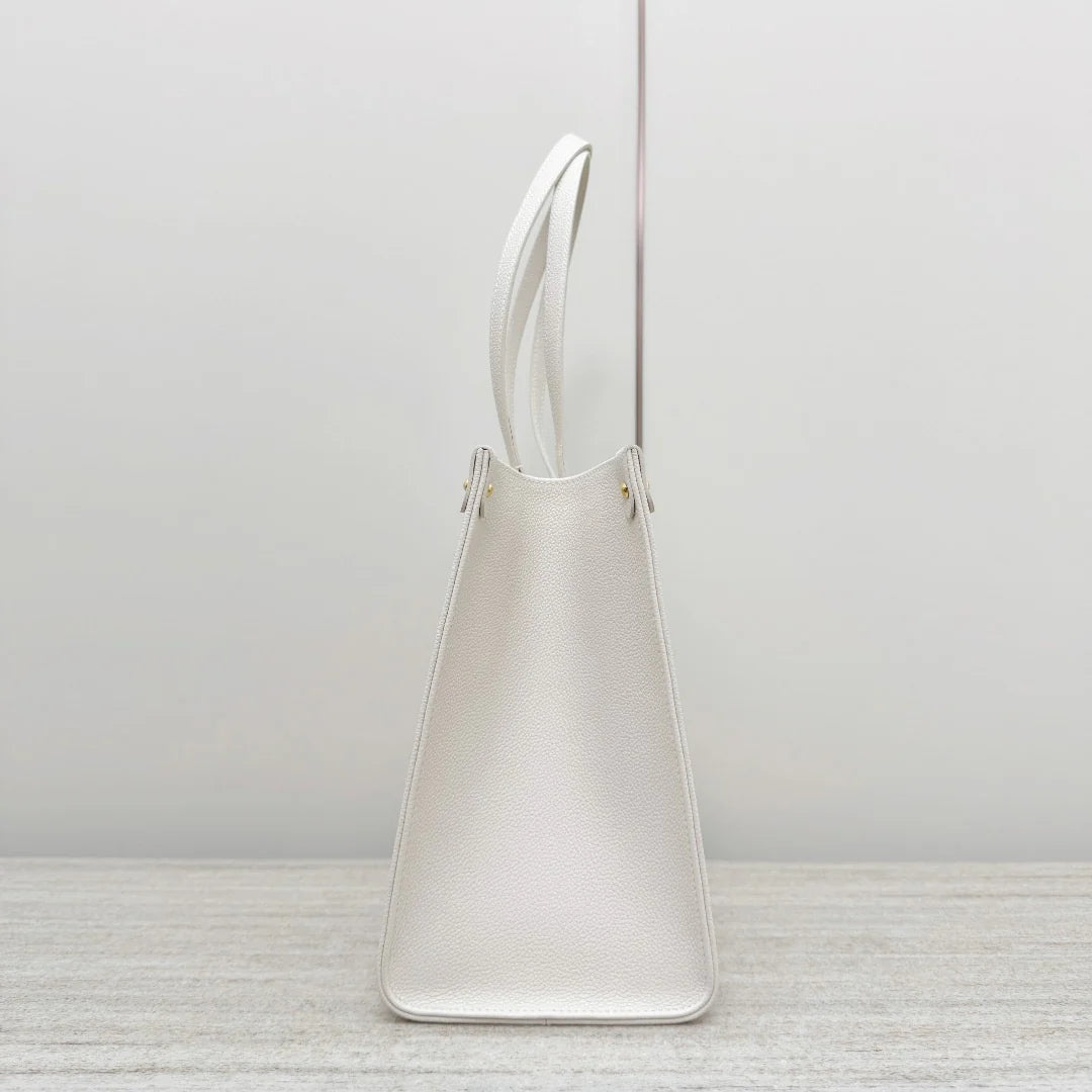 OnTheGo - Glimmer of Luxury