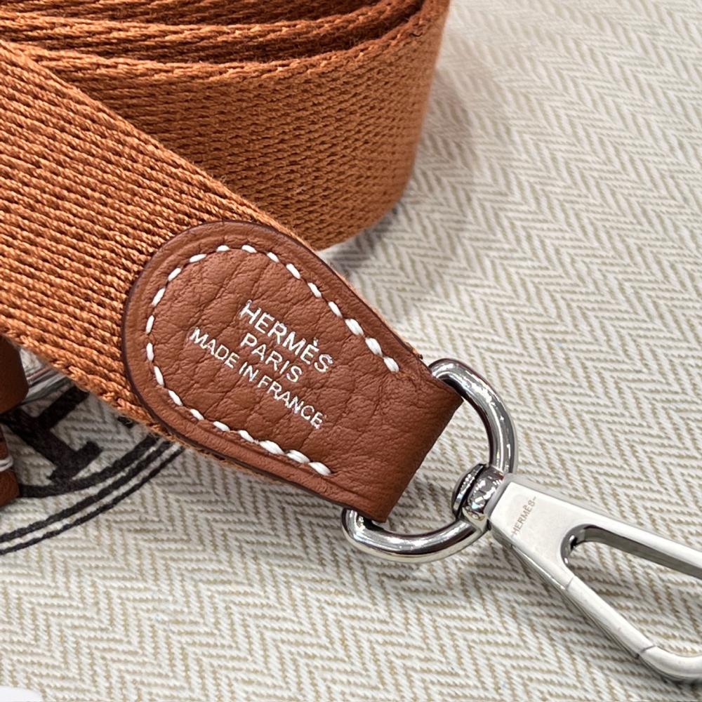 Hermès Evelyne 16cm Togo Leather Shoulder Bag