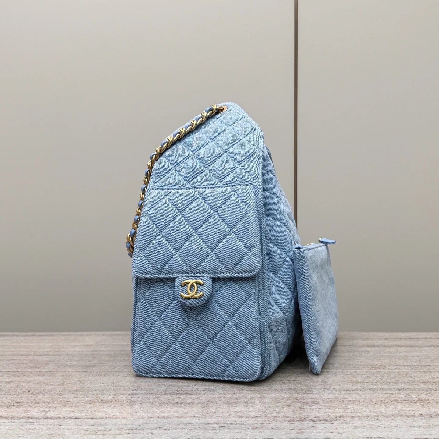 Chanel 25C Büyük Hobo Seyahat Çantası - Glimmer of Luxury