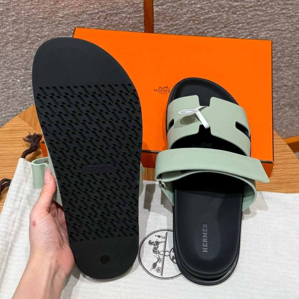 Hermès Chypre Sandals - Clay Beige