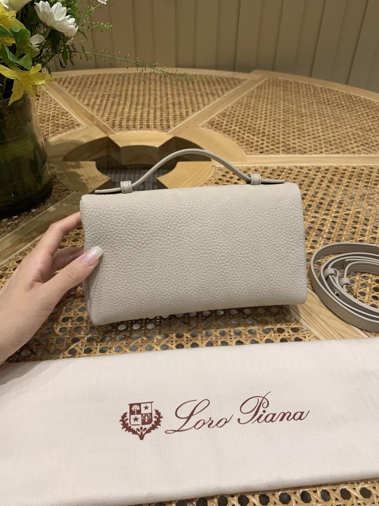 Loro Piana – Extra Pocket L19 (Ivory/Beige)