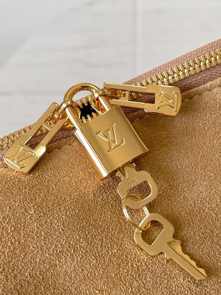 Louis Vuitton – Express GM