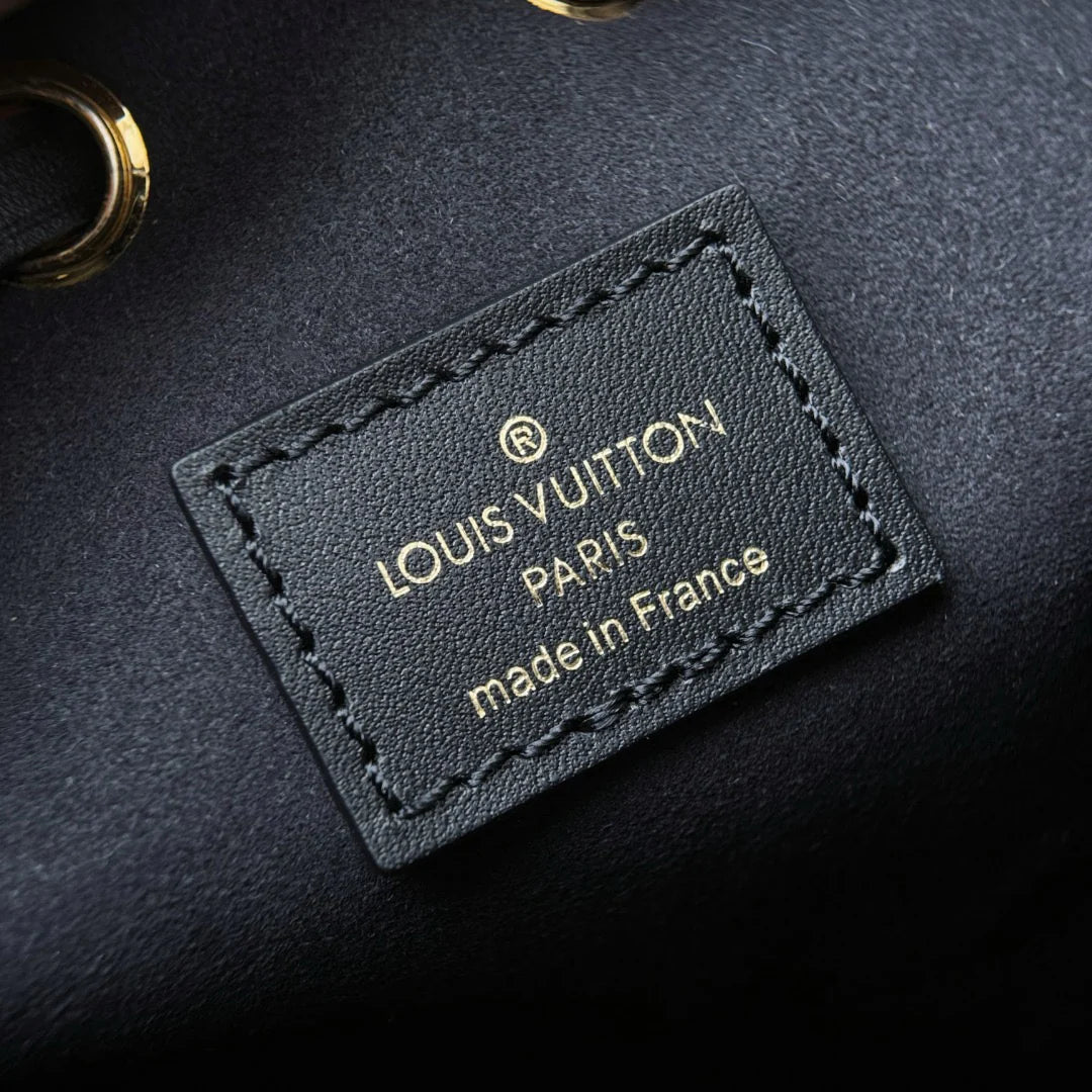 Canoé - Glimmer of Luxury