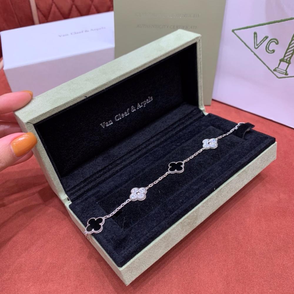 Van Cleef &amp; Arpels Alhambra 5 Motif Bracelet