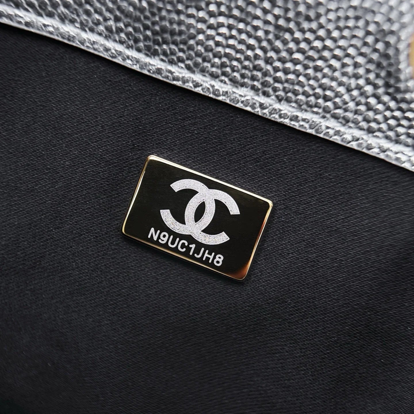 Chanel 25C Orta Boy Hobo Seyahat Çantası - Glimmer of Luxury