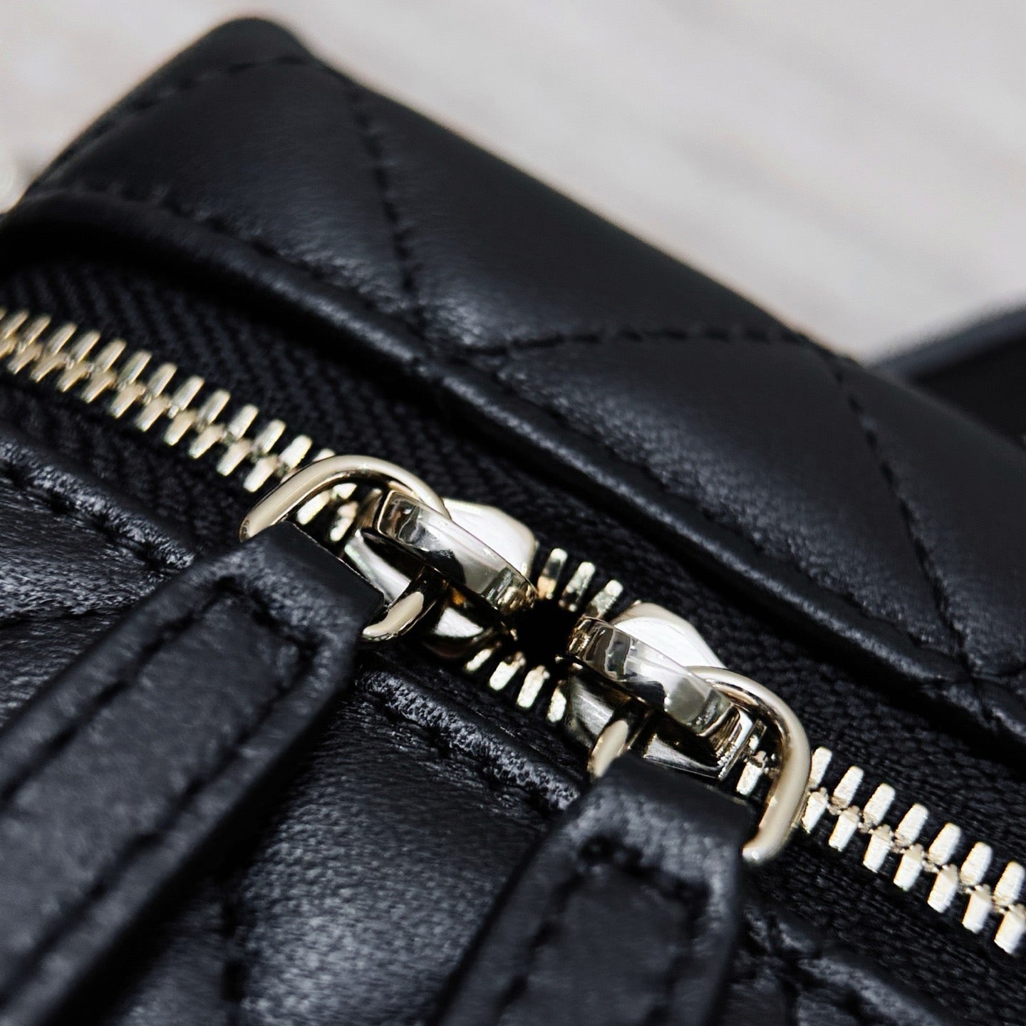 Chanel 25C Makyaj Çantası - Glimmer of Luxury