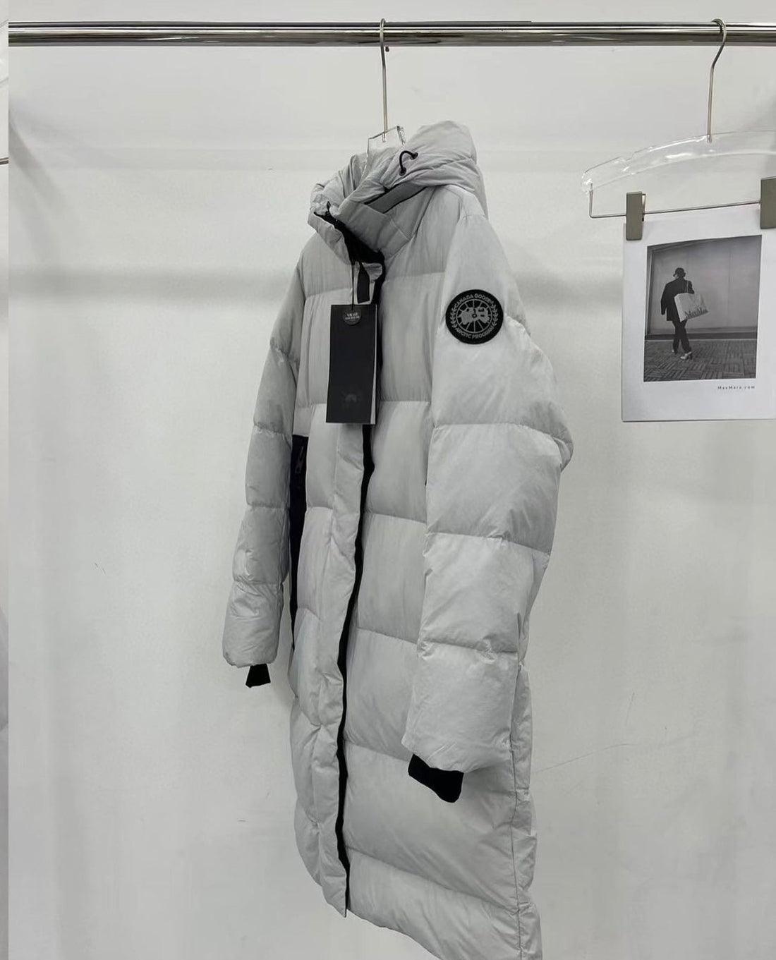 Canada Goose Byward Parka Siyah Logolu - Glimmer of Luxury