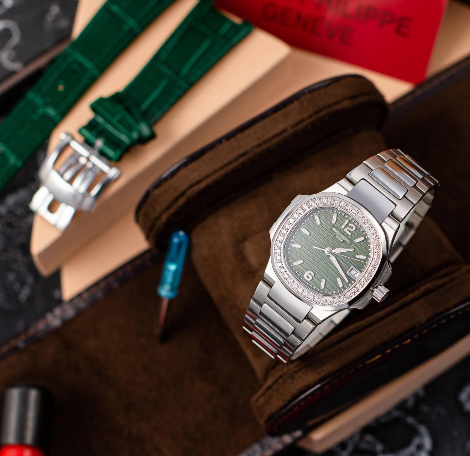 Patek Philippe Nautilus Bayan 7118/1200 - Glimmer of Luxury