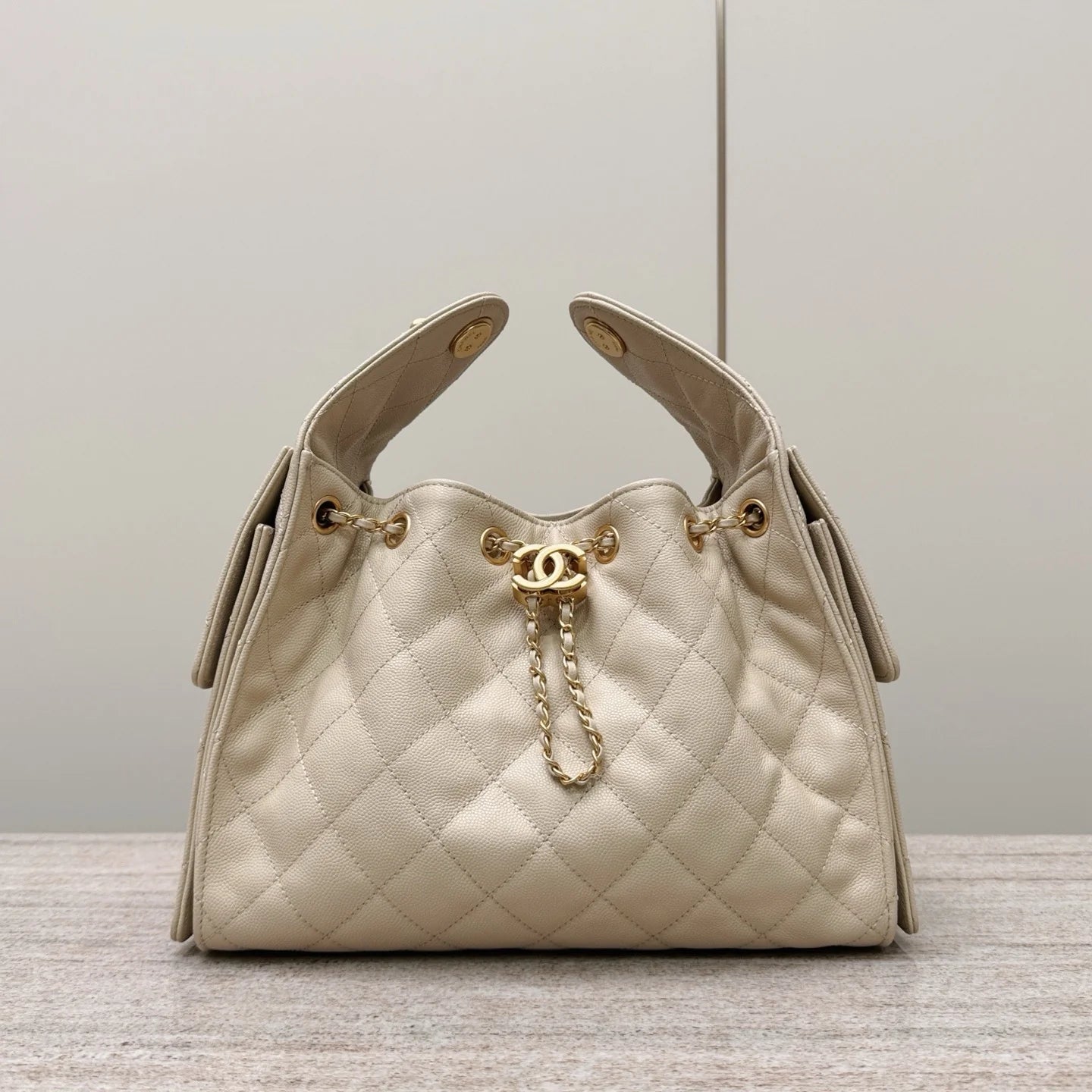 Chanel 25C Orta Boy Hobo Seyahat Çantası - Glimmer of Luxury