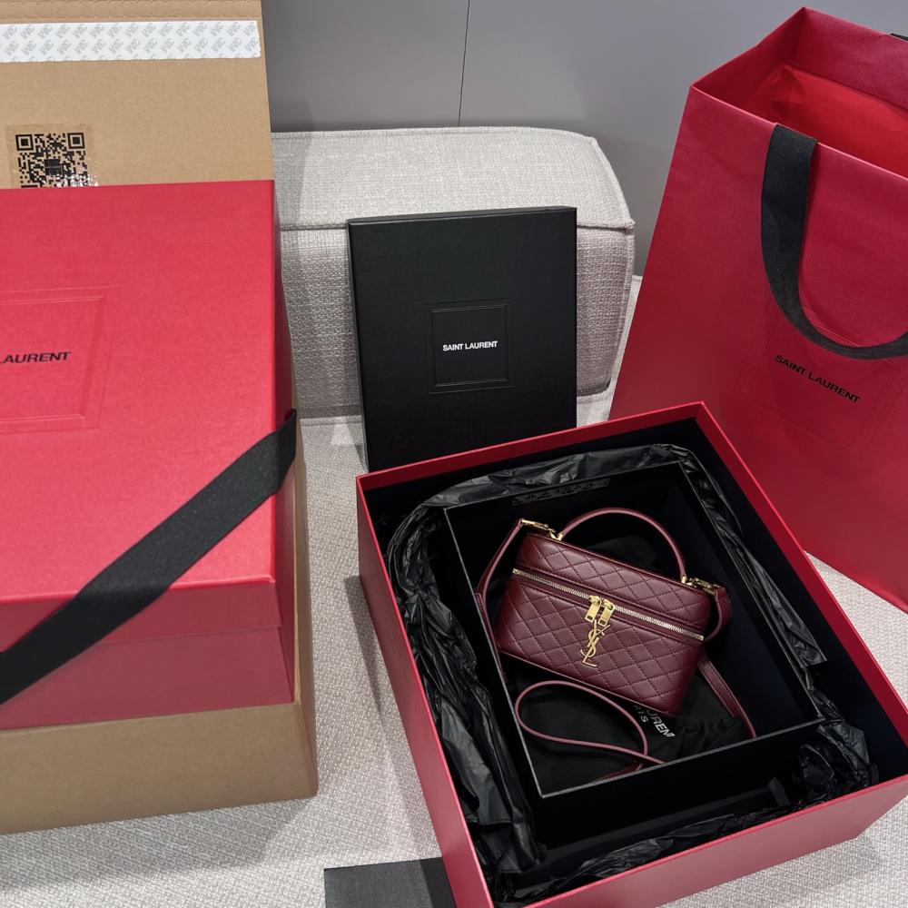 Saint Laurent Gaby Kuzu Derisinden Makyaj Çantası